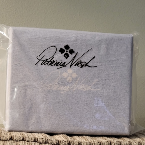 🎁Patricia Nashed Boxed Leather Mini Torri Wallet with Key Fob Bag Charm - Picture 3 of 14